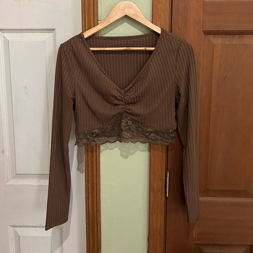 ‼️3 for $12‼️ Ribbed Brown Long Sleeve w/ Lace Trim